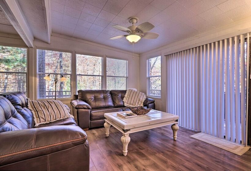 Cozy Cottage: 14 Mi To Smoky Mountain Natl Park!