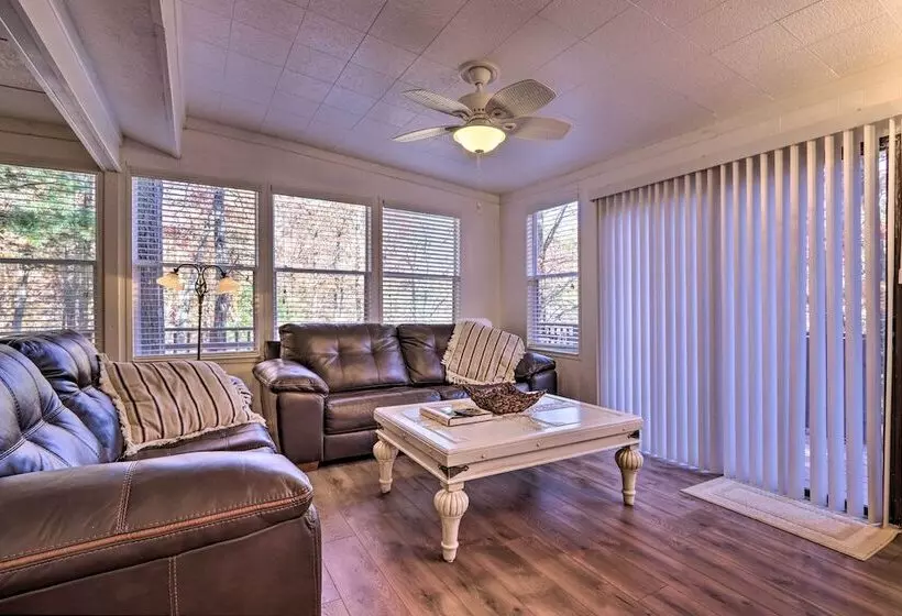 Cozy Cottage: 14 Mi To Smoky Mountain Natl Park!