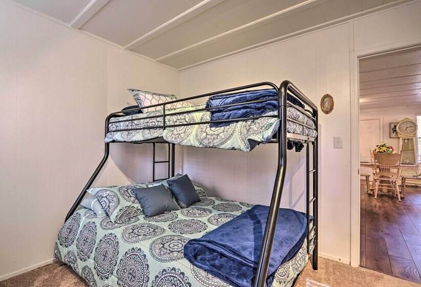 Cozy Cottage: 14 Mi To Smoky Mountain Natl Park!