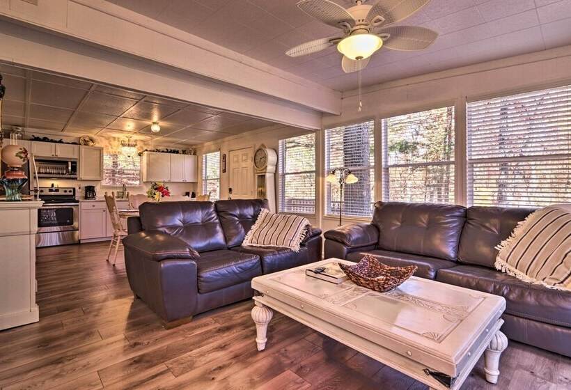 Cozy Cottage: 14 Mi To Smoky Mountain Natl Park!