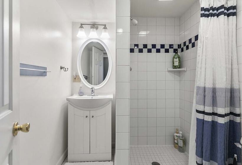 Cozy Montana Retreat W/ Fire Pit & Mountain Views!