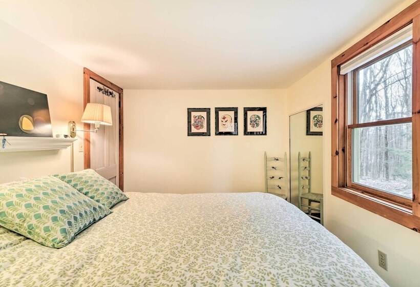 Cozy Monterey Home W/ Porch: Walk To Lake Garfield