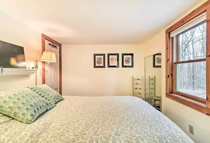 Cozy Monterey Home W/ Porch: Walk To Lake Garfield