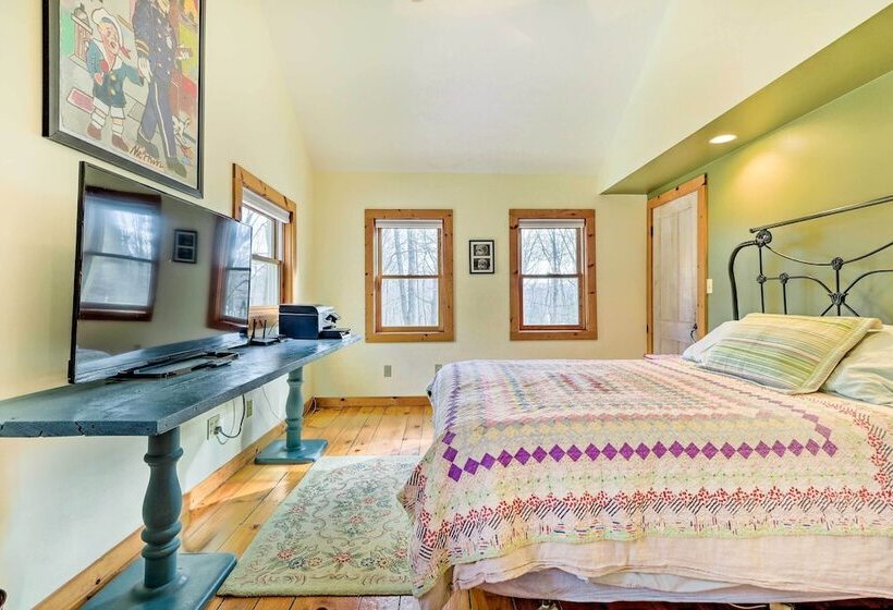 Cozy Monterey Home W/ Porch: Walk To Lake Garfield