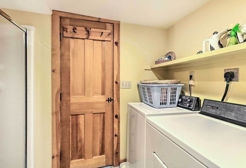 Cozy Monterey Home W/ Porch: Walk To Lake Garfield