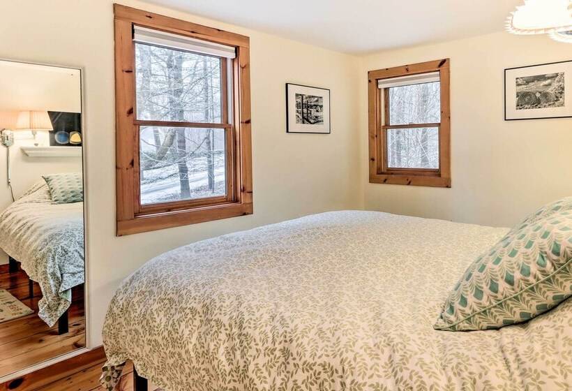 Cozy Monterey Home W/ Porch: Walk To Lake Garfield