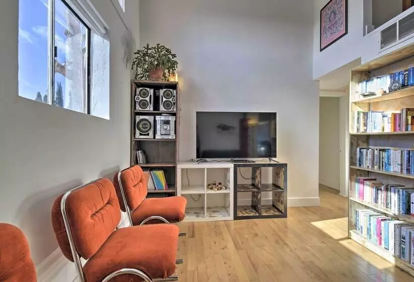 Custom Home W/ Courtyard In Downtown Vallejo!