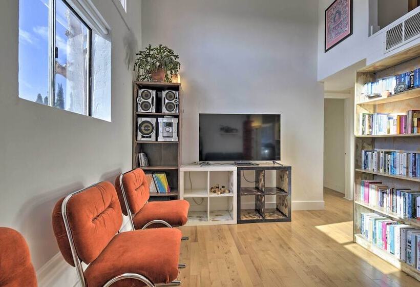 Custom Home W/ Courtyard In Downtown Vallejo!