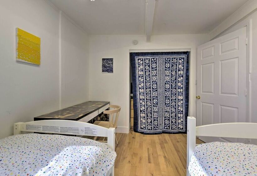 Custom Home W/ Courtyard In Downtown Vallejo!