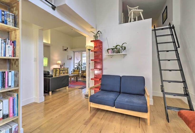 Custom Home W/ Courtyard In Downtown Vallejo!