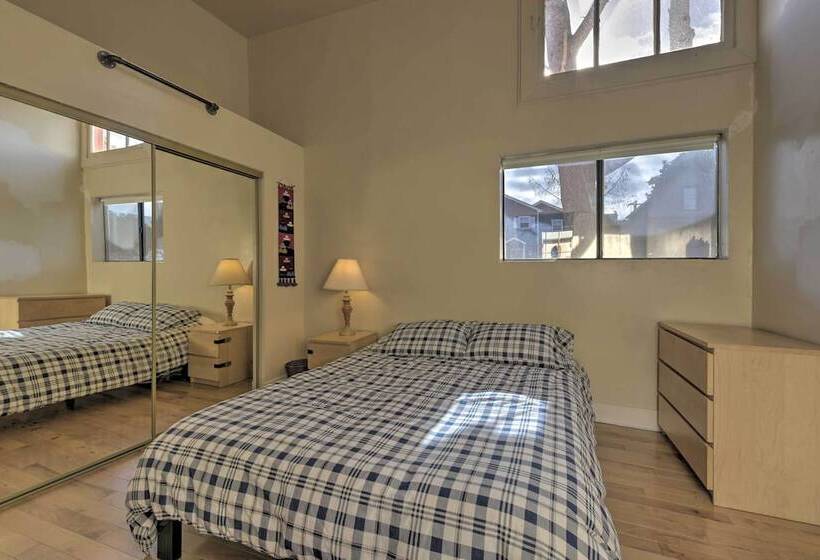 Custom Home W/ Courtyard In Downtown Vallejo!