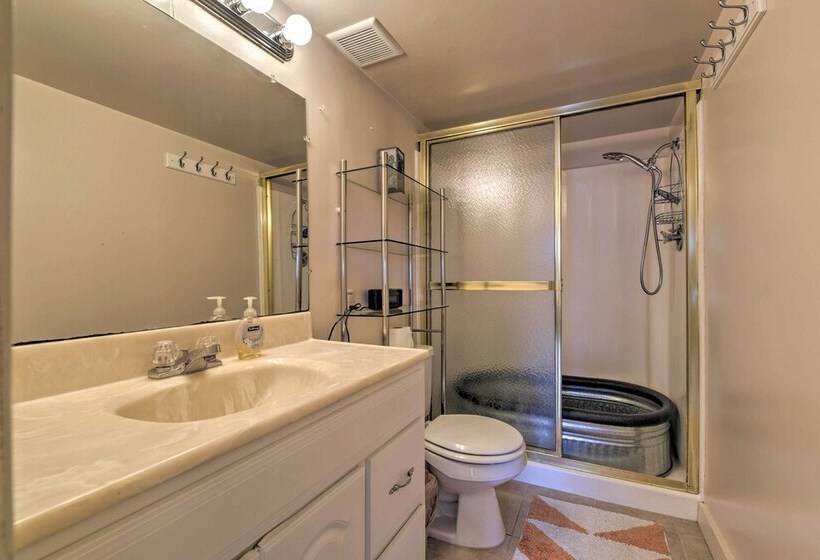 Custom Home W/ Courtyard In Downtown Vallejo!