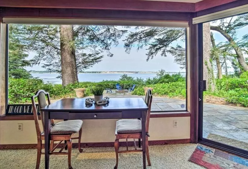 Enchanting Coos Bay Sanctuary W/ Lush Views!