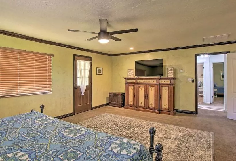Fun, Fresh Ogden Abode W/ Patio & Grill!