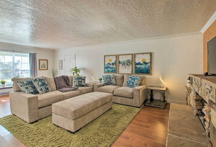 Fun, Fresh Ogden Abode W/ Patio & Grill!