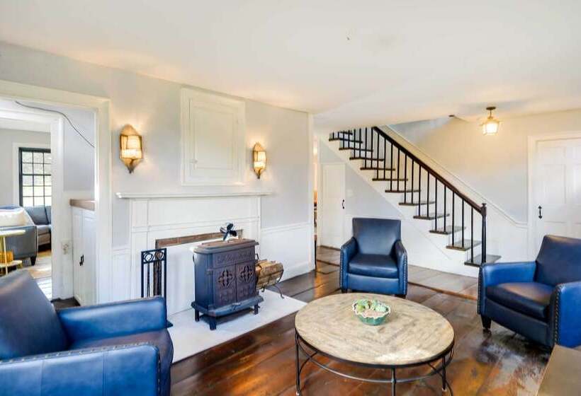 Historic Home W/ Modern Updates On < 4 Acres