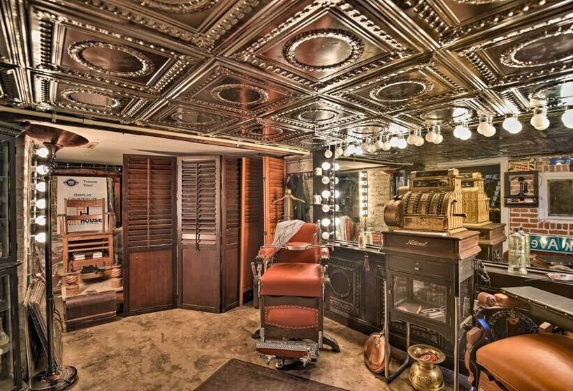 Historic Renovated Home < 2 Mi To Beach & Pier!