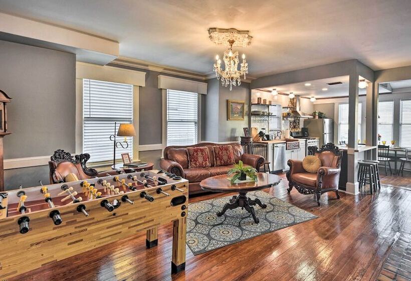 Historic Renovated Home < 2 Mi To Beach & Pier!