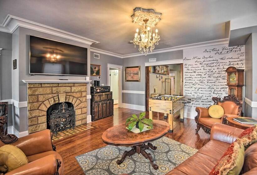 Historic Renovated Home < 2 Mi To Beach & Pier!