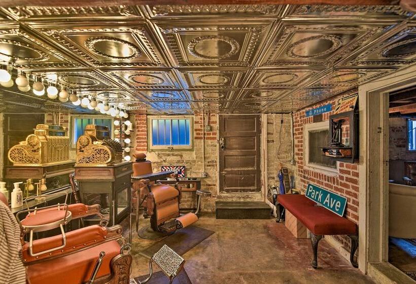 Historic Renovated Home < 2 Mi To Beach & Pier!