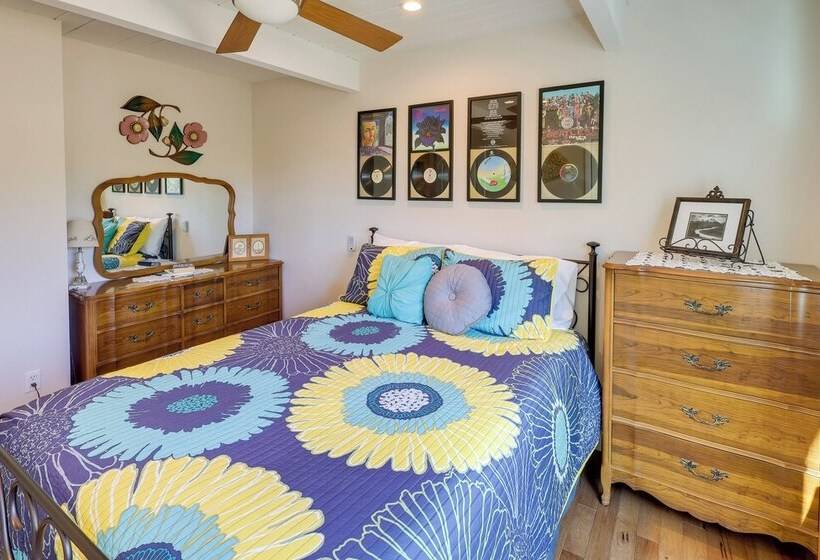 Home W/views & Fire Pit, 10mi To Aztec Ruins!