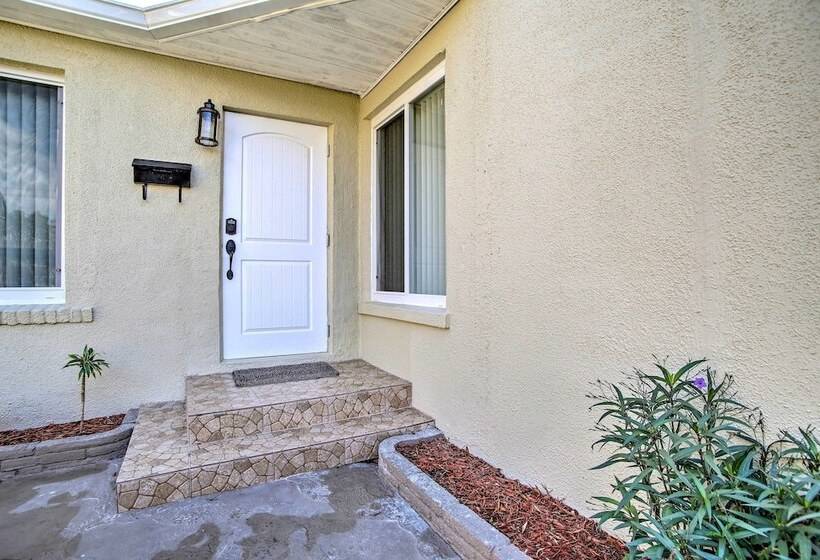 Ideally Located Abode W/ Gazebo In Pompano Beach!