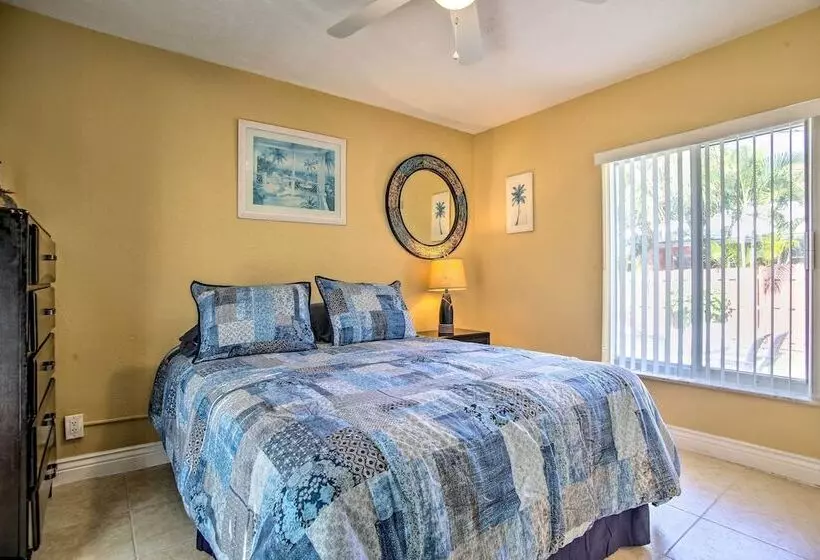 Ideally Located Abode W/ Gazebo In Pompano Beach!