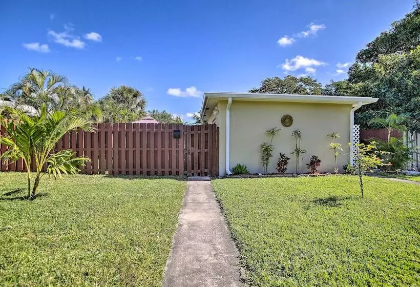 Ideally Located Abode W/ Gazebo In Pompano Beach!