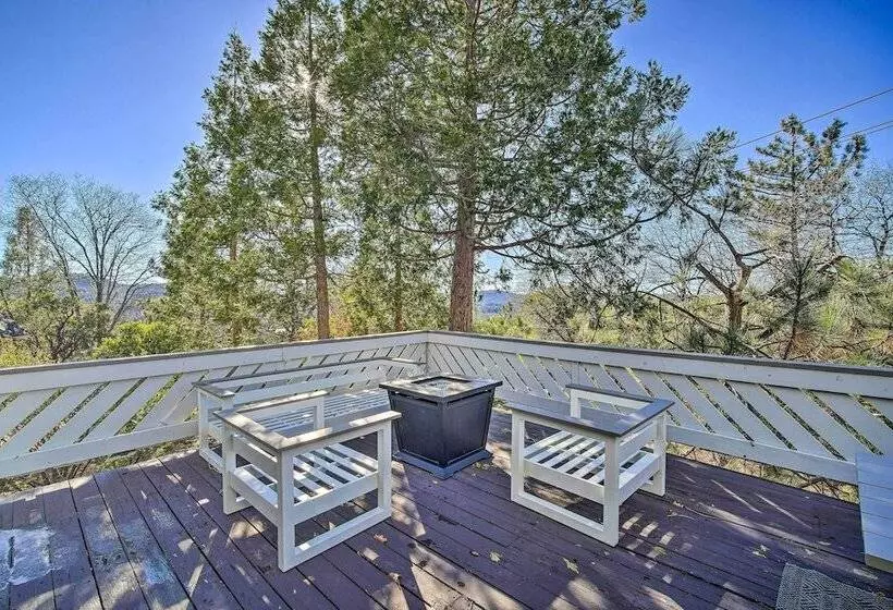 Lake Arrowhead Cabin W/ Balcony, Near Trails