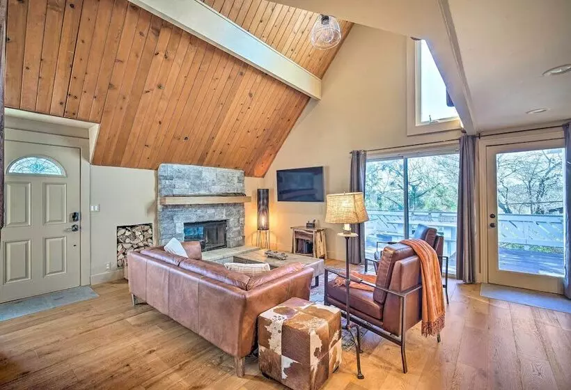 Lake Arrowhead Cabin W/ Balcony, Near Trails