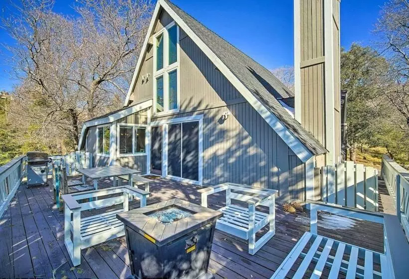Lake Arrowhead Cabin W/ Balcony, Near Trails
