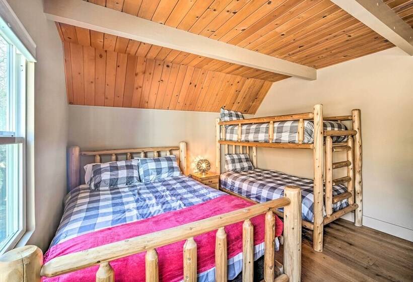 Lake Arrowhead Cabin W/ Balcony, Near Trails