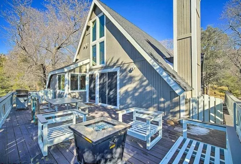 Lake Arrowhead Cabin W/ Balcony, Near Trails