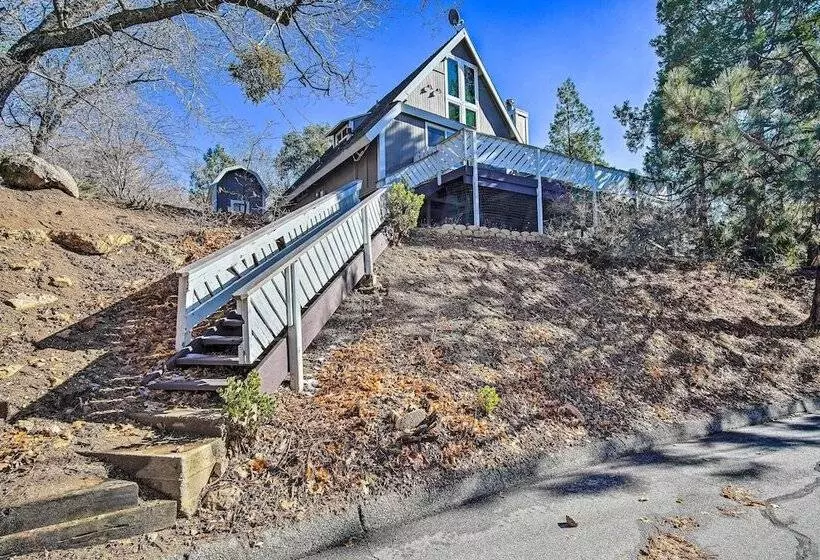 Lake Arrowhead Cabin W/ Balcony, Near Trails
