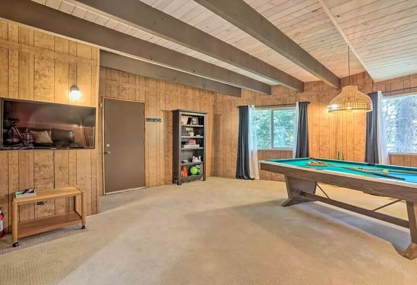 Lake Arrowhead Cabin W/ Mid Century Charm!