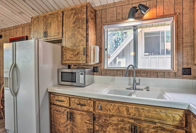 Lake Arrowhead Cabin W/ Mid Century Charm!