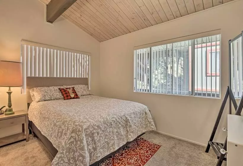 Lake Arrowhead Cabin W/ Mid Century Charm!