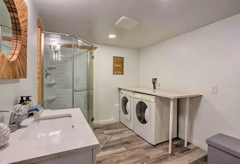 Lake Arrowhead Cabin W/ Mid Century Charm!