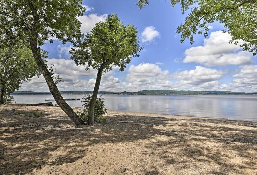 Lake Pepin Cottage W/ Decks + Private Beach!