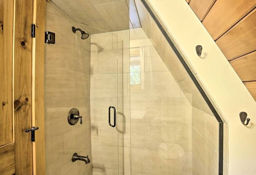 Lake Pepin Cottage W/ Decks + Private Beach!