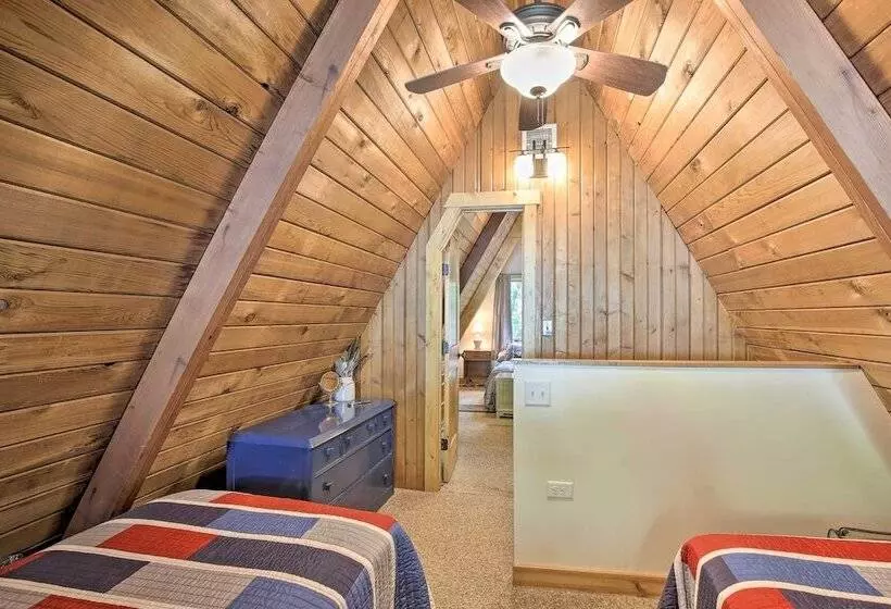 Lake Pepin Cottage W/ Decks + Private Beach!