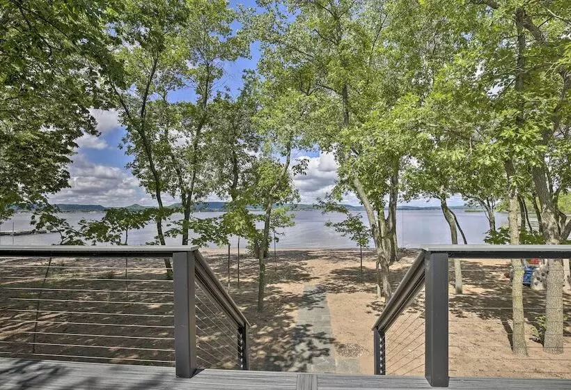 Lake Pepin Cottage W/ Decks + Private Beach!