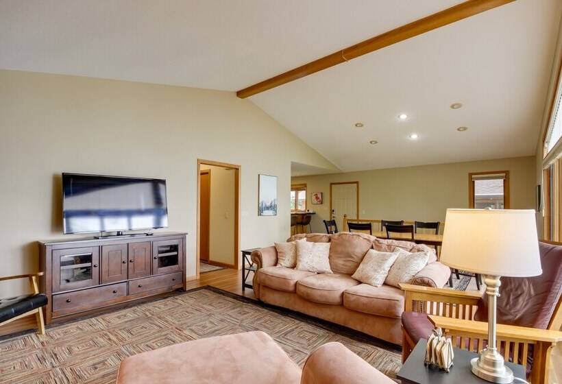 Sandy Beach Family Getaway W/ Fire Pit & Deck!