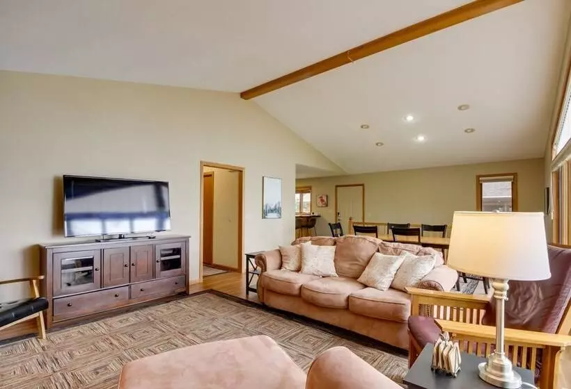 Sandy Beach Family Getaway W/ Fire Pit & Deck!