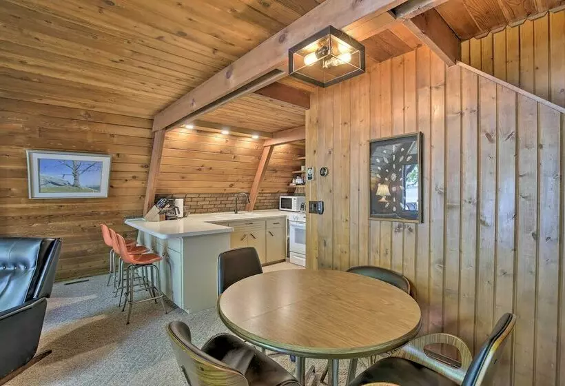 Lake Pepin Cottage W/ Decks + Private Beach!
