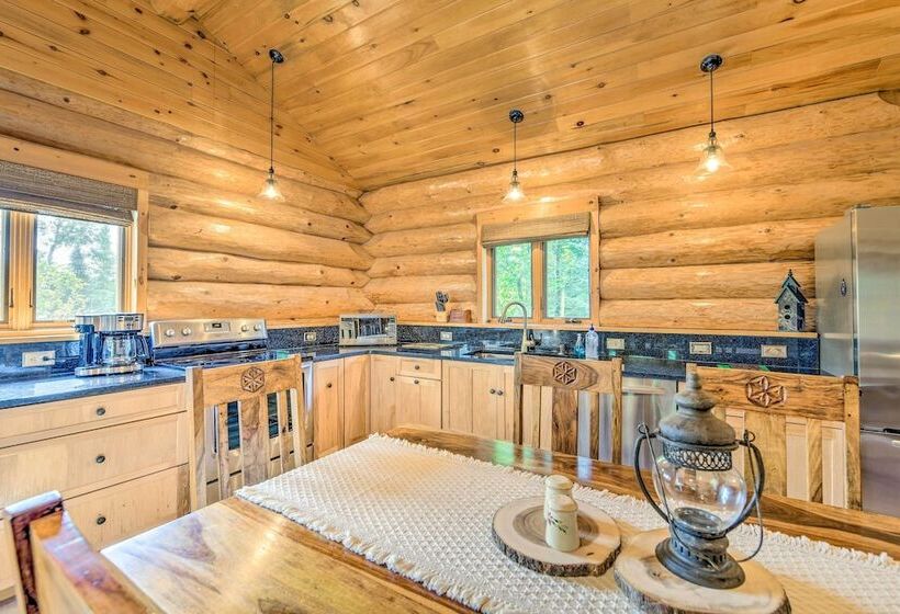 Lutsen Cabin W/ Fire Pit, Patio & Deck!