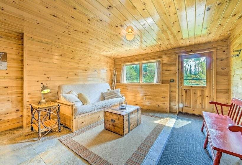 Lutsen Cabin W/ Fire Pit, Patio & Deck!