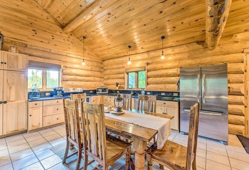 Lutsen Cabin W/ Fire Pit, Patio & Deck!