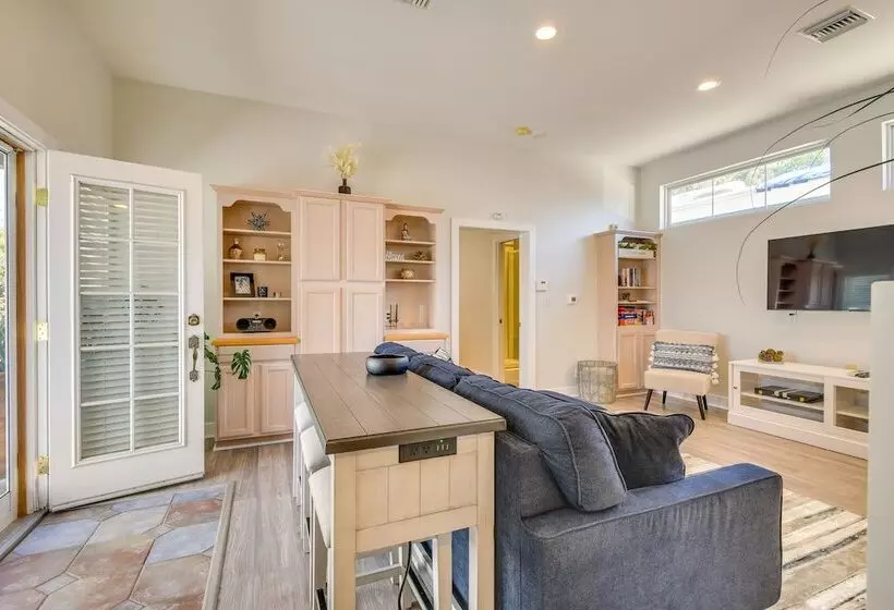 Luxe Pasadena Casita W/ Fireplace & Grill