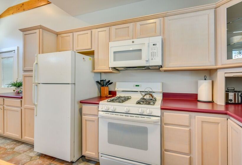 Luxe Pasadena Casita W/ Fireplace & Grill